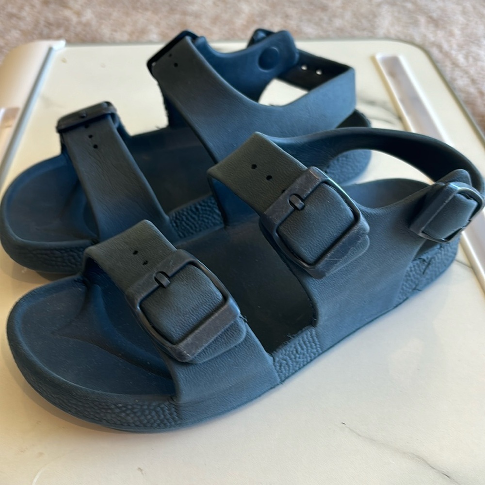 Kids ZARA Navy Blue Buckle Sandals Size 32